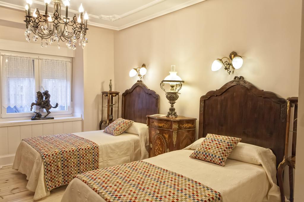 Hostal Boutique Puerta Del Sol Torrelavega Værelse billede