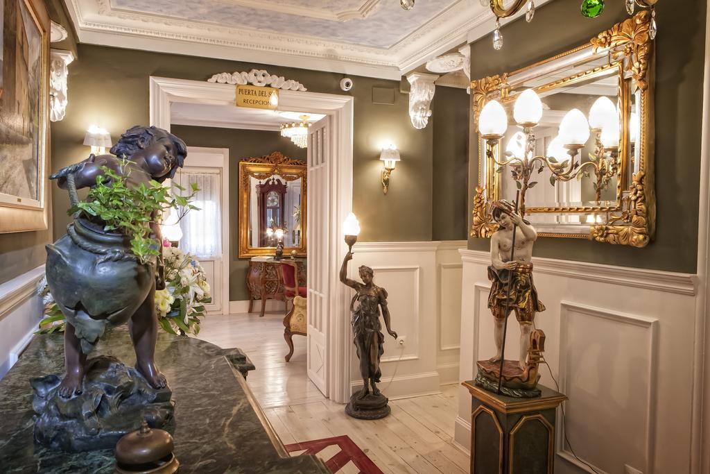 Hostal Boutique Puerta Del Sol Torrelavega Eksteriør billede
