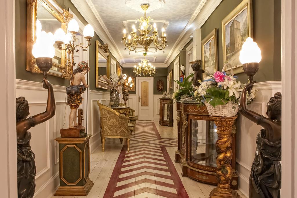 Hostal Boutique Puerta Del Sol Torrelavega Eksteriør billede