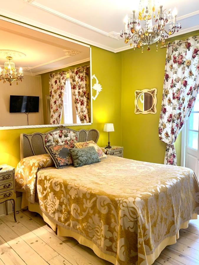 Hostal Boutique Puerta Del Sol Torrelavega Eksteriør billede