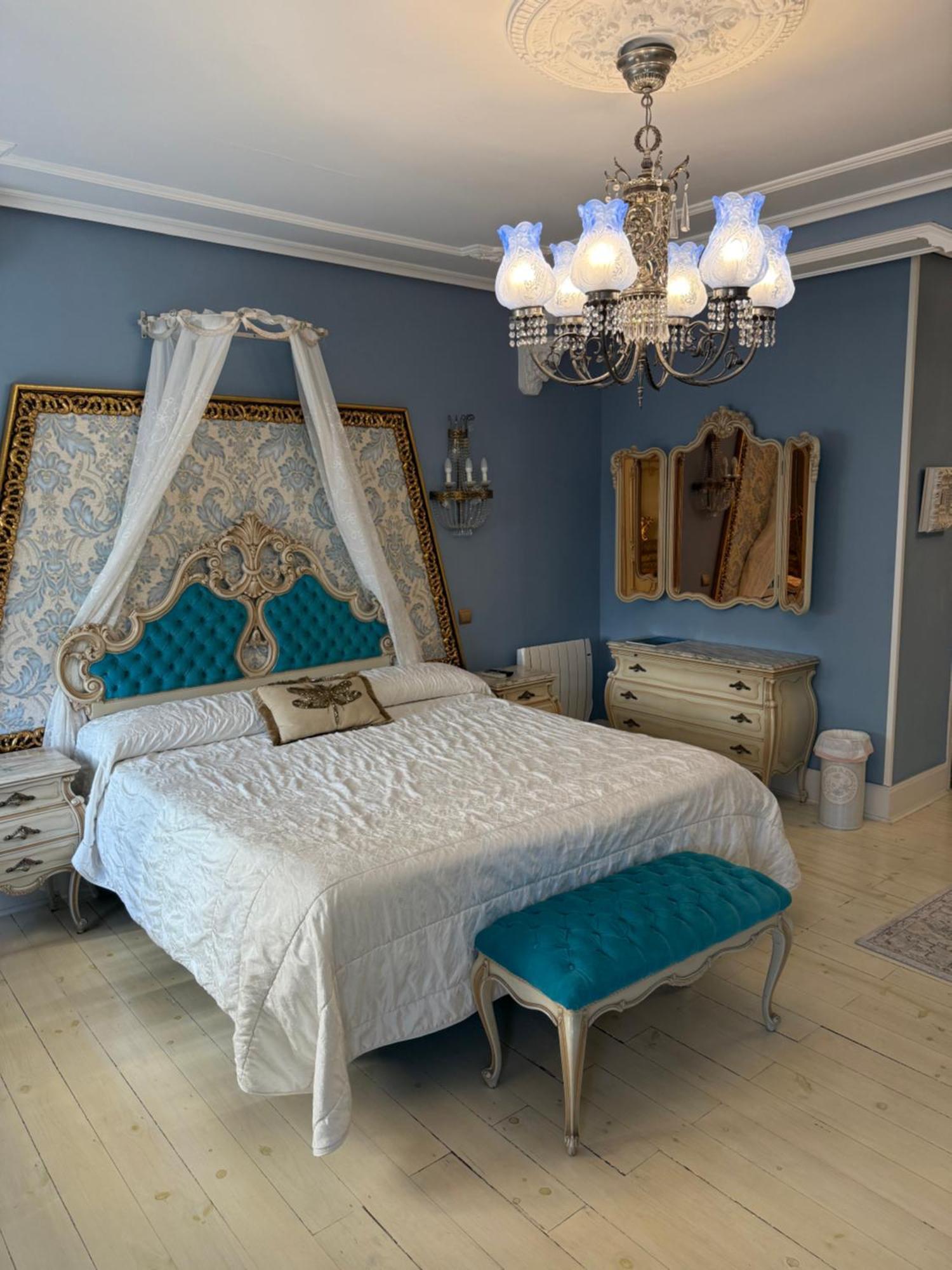 Hostal Boutique Puerta Del Sol Torrelavega Eksteriør billede